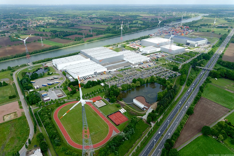 NIKE-karla-otto-logistics-campus-belgium-designboom-10-818x546