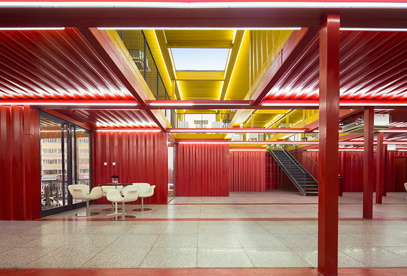 peoples-architecture-office-container-stack-pavilion-dongshan-shanxi-china-designboom-09