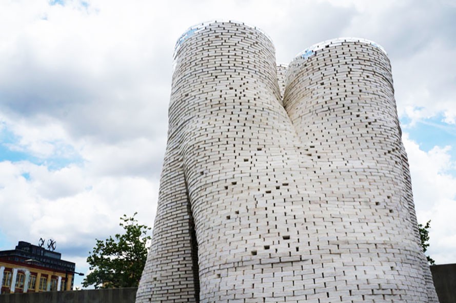 Mushroom-Tower-Queens-Wind-TUrbines1-889x591