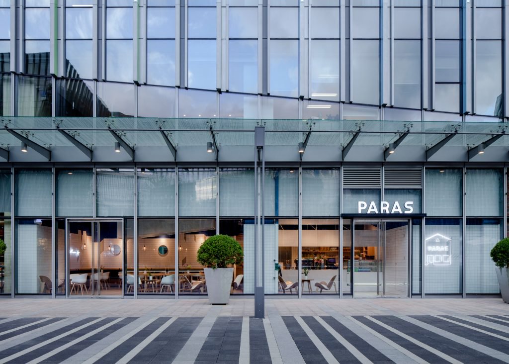 paras-cafe-the-swimming-pool-studio-blue-white-ceramic-tiles-interior-design-shanghai-china_dezeen_2364_ss_6-1024x732