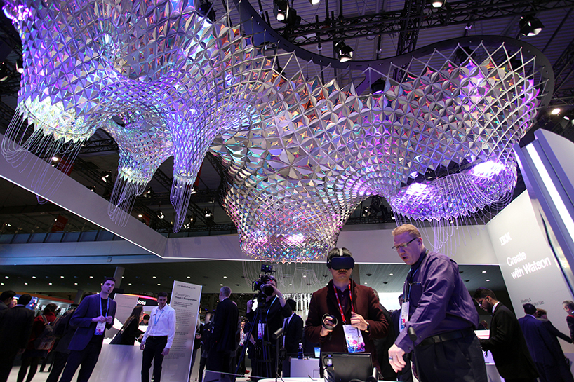 softlab-ibm-watson-mobile-world-congress-designboom-04